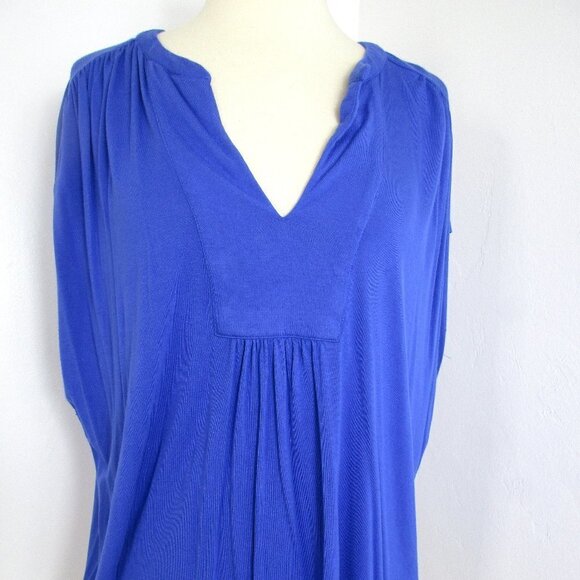 Tahari Blouse Top Women's Size XL Blue Sleeveless‎ V-Neck Rayon Pleated Pullover - Picture 1 of 9